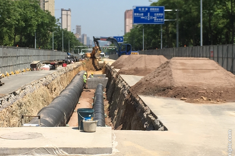 济宁市高新区鸿光路综合管廊项目.jpg